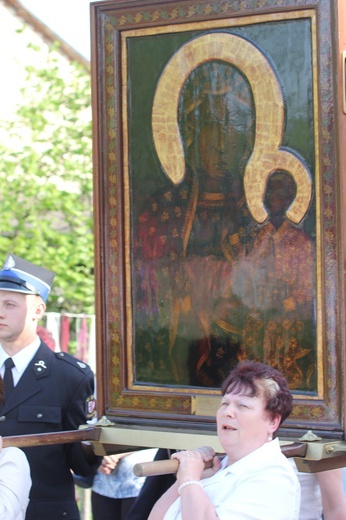 Powitanie ikony MB Częstochowskiej w Leźnicy Małej