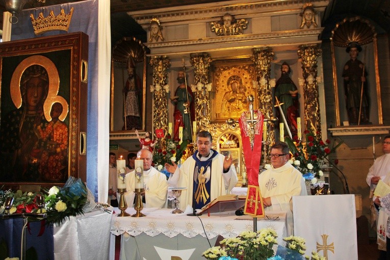 Powitanie ikony MB Częstochowskiej w Leźnicy Małej