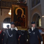 Powitanie ikony MB Częstochowskiej w parafii św. Andrzeja Apostoła w Łęczycy