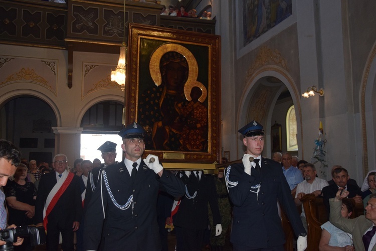 Powitanie ikony MB Częstochowskiej w parafii św. Andrzeja Apostoła w Łęczycy