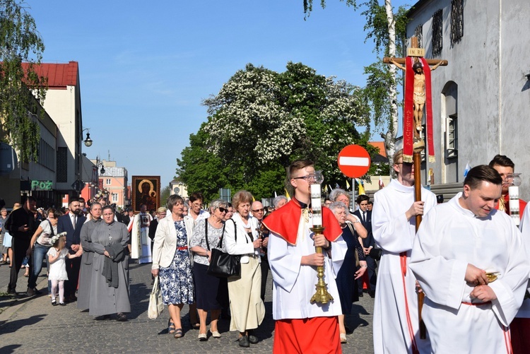 Powitanie ikony MB Częstochowskiej w parafii św. Andrzeja Apostoła w Łęczycy