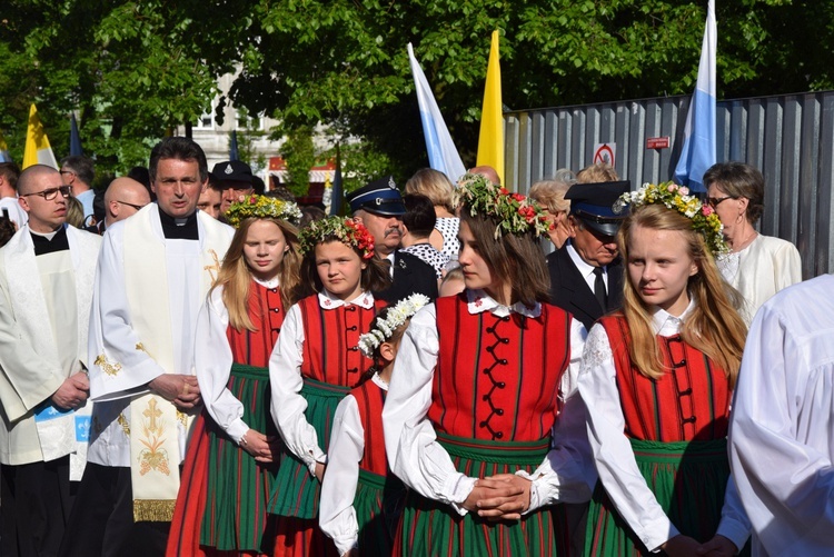 Powitanie ikony MB Częstochowskiej w parafii św. Andrzeja Apostoła w Łęczycy