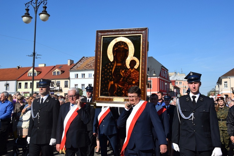 Powitanie ikony MB Częstochowskiej w parafii św. Andrzeja Apostoła w Łęczycy