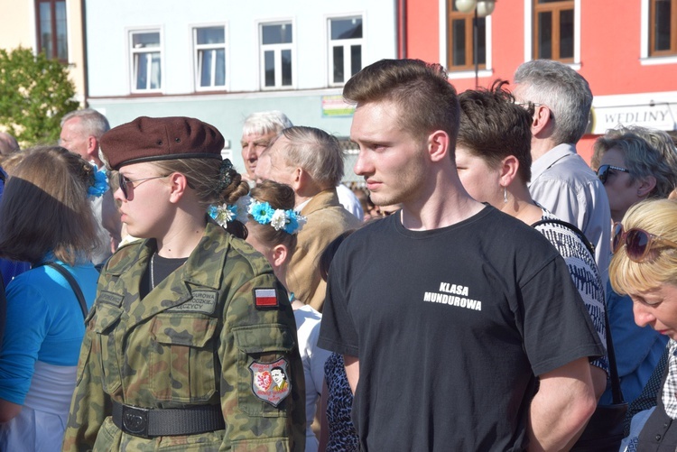 Powitanie ikony MB Częstochowskiej w parafii św. Andrzeja Apostoła w Łęczycy