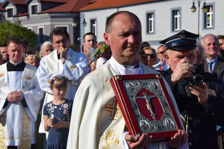 Powitanie ikony MB Częstochowskiej w parafii św. Andrzeja Apostoła w Łęczycy