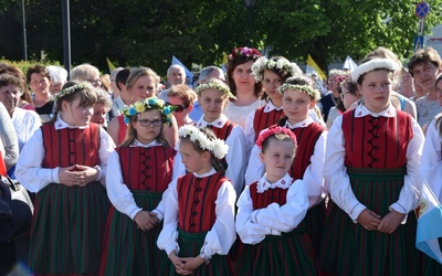 Powitanie ikony MB Częstochowskiej w parafii św. Andrzeja Apostoła w Łęczycy