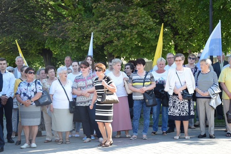 Powitanie ikony MB Częstochowskiej w parafii św. Andrzeja Apostoła w Łęczycy