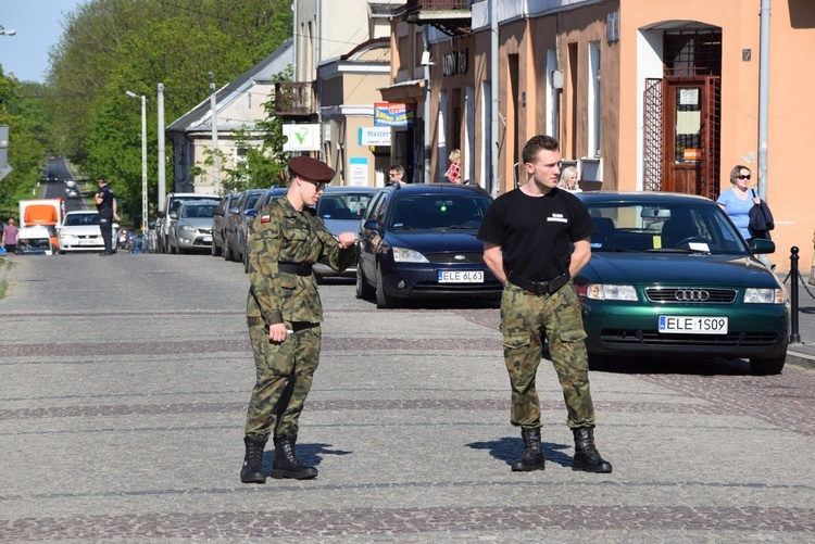 Powitanie ikony MB Częstochowskiej w parafii św. Andrzeja Apostoła w Łęczycy