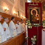 Powitanie ikony MB Częstochowskiej w parafii Niepokalanego Poczęcia NMP w Łęczycy