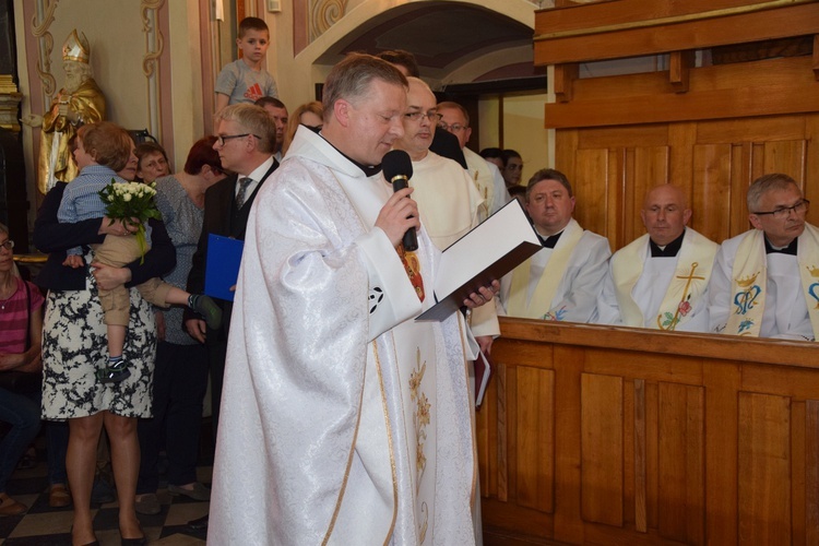 Powitanie ikony MB Częstochowskiej w parafii Niepokalanego Poczęcia NMP w Łęczycy