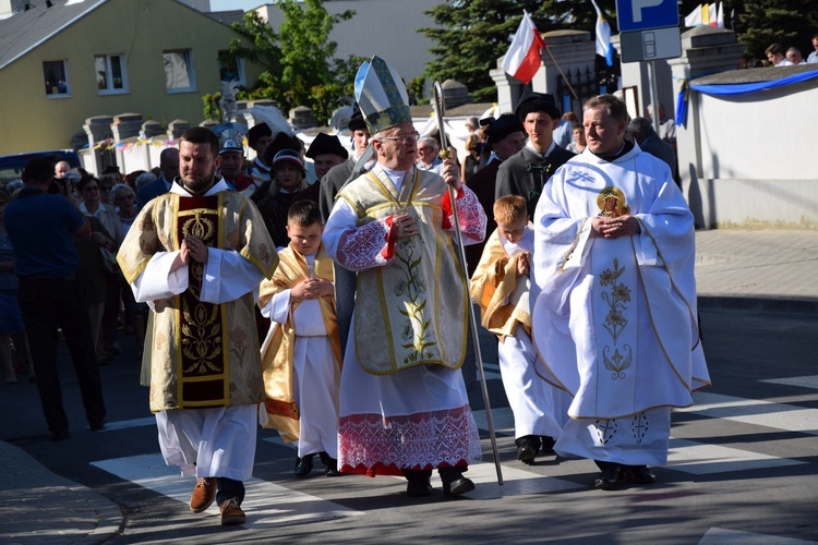 Powitanie ikony MB Częstochowskiej w parafii Niepokalanego Poczęcia NMP w Łęczycy