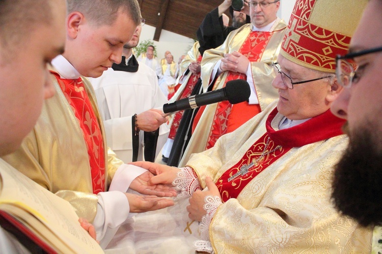 Święcenia prezbiteratu u franciszkanów w Ostródzie