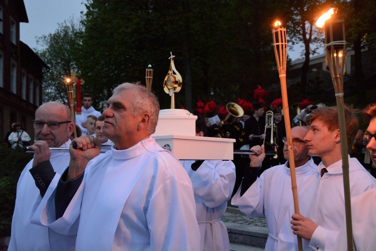 Kard. Dziwisz na Górze św. Anny