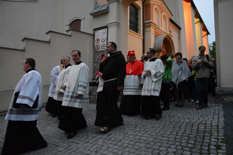 Kard. Dziwisz na Górze św. Anny