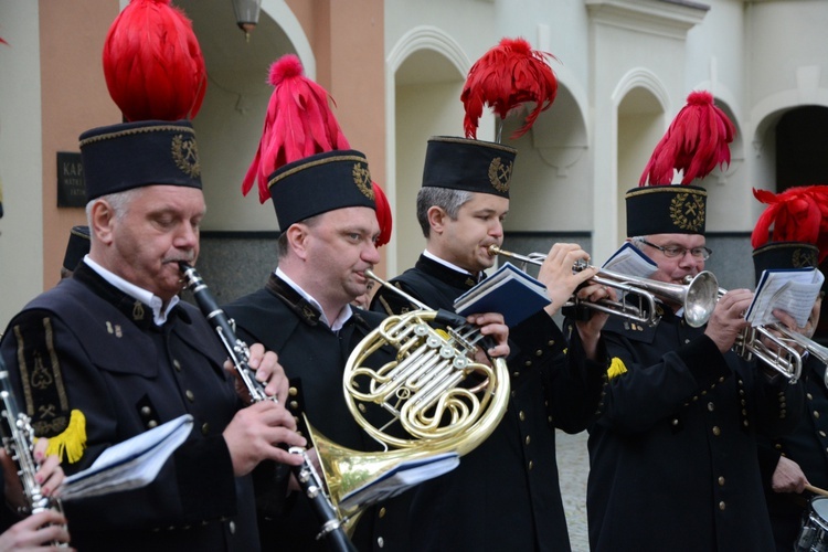 Kard. Dziwisz na Górze św. Anny