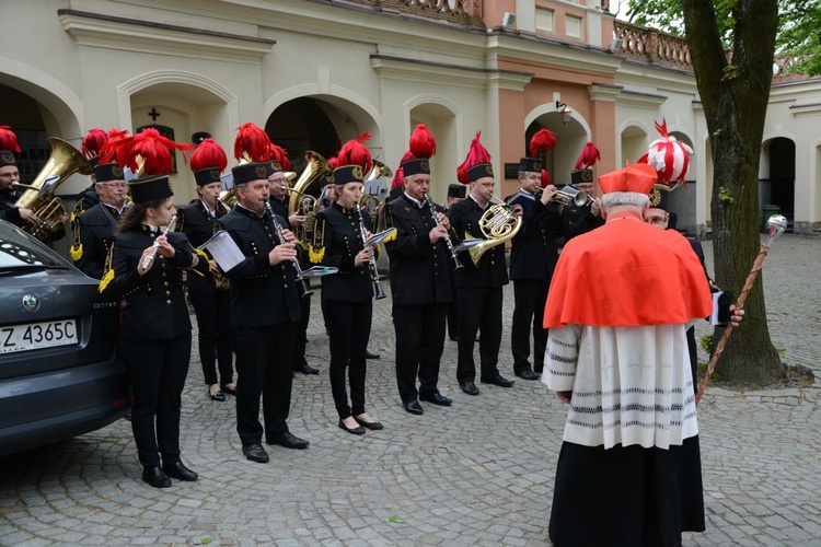 Kard. Dziwisz na Górze św. Anny