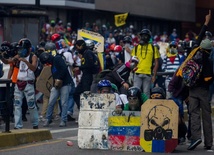 Wielka demonstracja w Caracas - starcia z policją