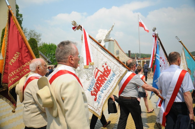 Uroczystości religijne i patriotyczne w Morawicy