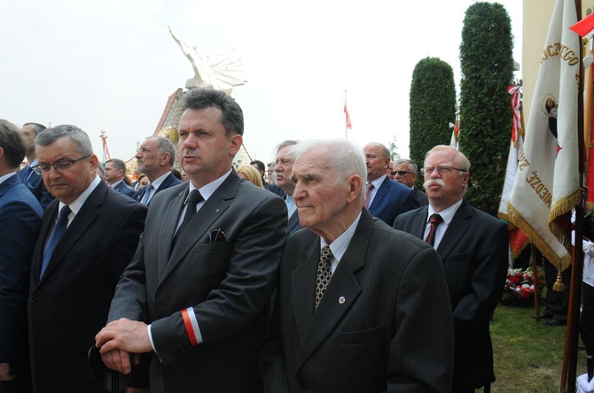 Uroczystości religijne i patriotyczne w Morawicy