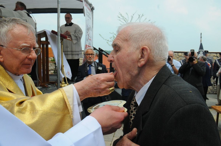 Uroczystości religijne i patriotyczne w Morawicy