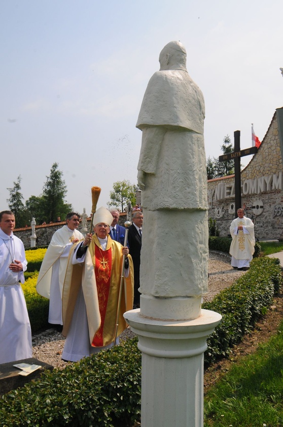 Uroczystości religijne i patriotyczne w Morawicy