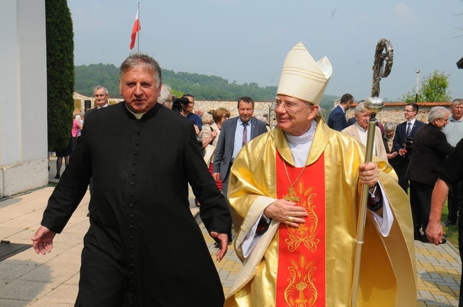 Uroczystości religijne i patriotyczne w Morawicy