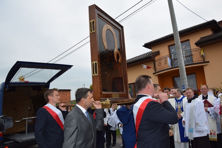 Powitanie ikony MB Częstochowskiej w Tumie