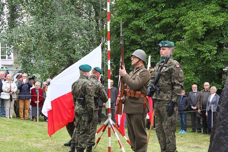 Pomnik Żołnierzy Wyklętych w Dzierżoniowie