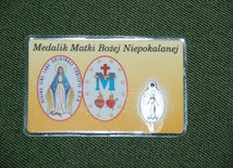 Każda z Pań otrzyma cudowny mdalik