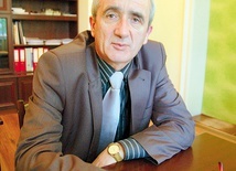 Tadeusz Dzwonkowski jest dyrektorem Archiwum Państwowego w Zielonej Górze.