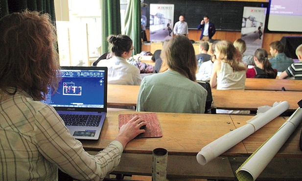 – Interesuje nas realne wsparcie osób, a nie tylko zrobienie projektu  do portfolio – mówią studenci.