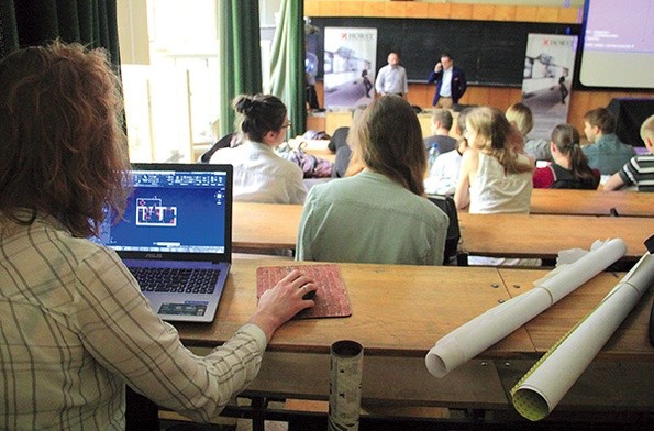 – Interesuje nas realne wsparcie osób, a nie tylko zrobienie projektu  do portfolio – mówią studenci.