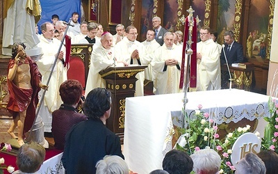 Wypełniającemu po brzegi sanktuarium zgromadzeniu przewodniczył bp Edward Janiak.