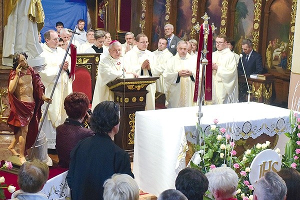 Wypełniającemu po brzegi sanktuarium zgromadzeniu przewodniczył bp Edward Janiak.