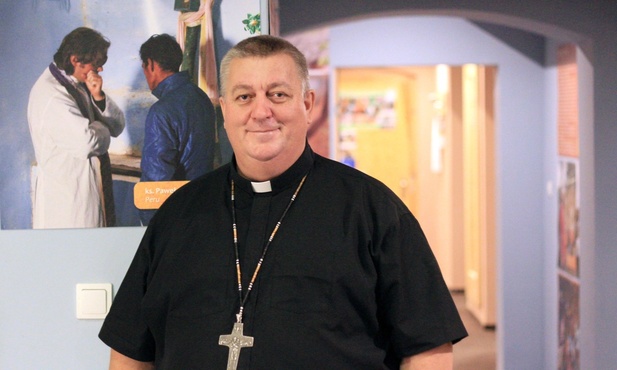 Bp Józef Roszyński w opolskiej kurii diecezjalnej