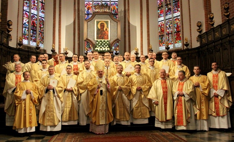 Archidiecezja warszawska ma 17 nowych kapłanów