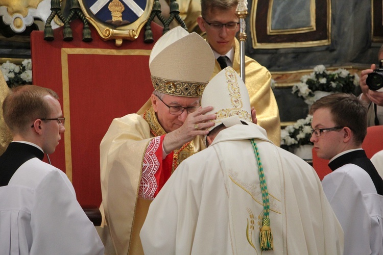 Sakra abp. Andrzeja Józwowicza