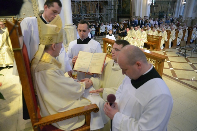 Liturgia święceń kapłańskich w radomskiej katedrze