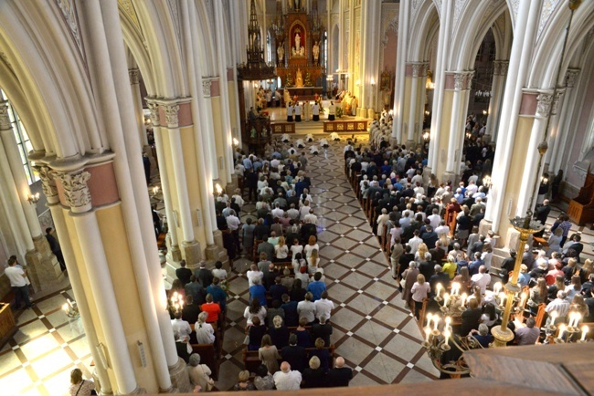 Liturgia święceń kapłańskich w radomskiej katedrze