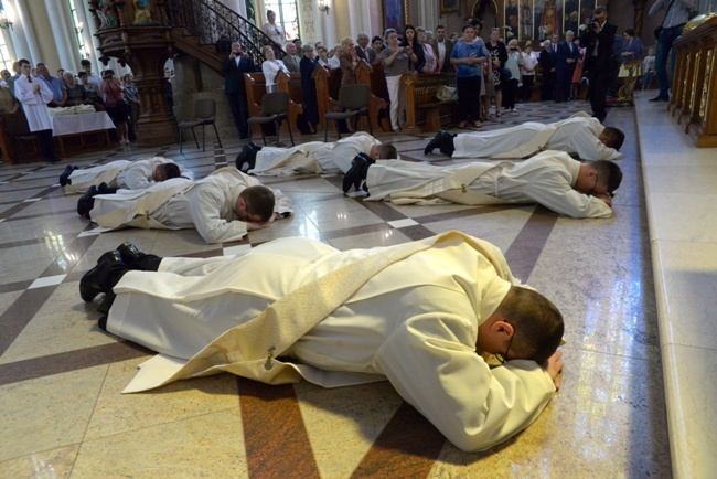 Liturgia święceń kapłańskich w radomskiej katedrze