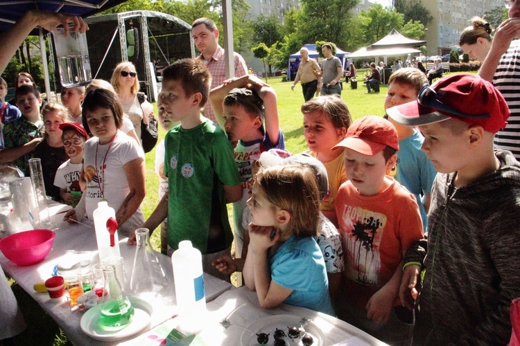 Piknik "Jesteśmy rodziną" na 25-lecie parafii MB Różańcowej