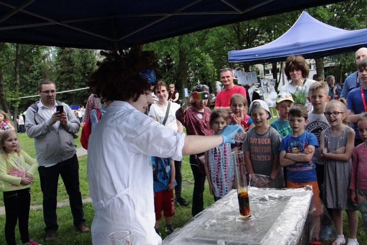 Piknik "Jesteśmy rodziną" na 25-lecie parafii MB Różańcowej