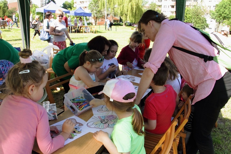 Piknik "Jesteśmy rodziną" na 25-lecie parafii MB Różańcowej