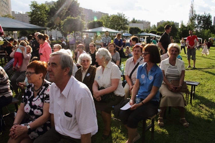 Piknik "Jesteśmy rodziną" na 25-lecie parafii MB Różańcowej