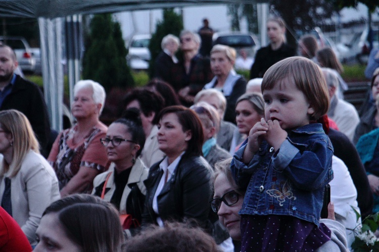 Piknik "Jesteśmy rodziną" na 25-lecie parafii MB Różańcowej