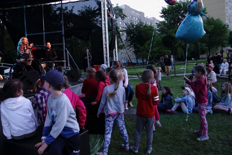 Piknik "Jesteśmy rodziną" na 25-lecie parafii MB Różańcowej