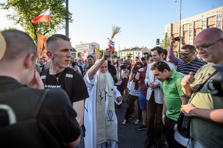 Demonstracje przeciw "Klątwie"