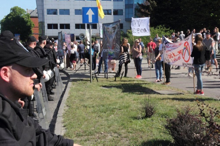 Marsz LGBT i kontrmanifestacje