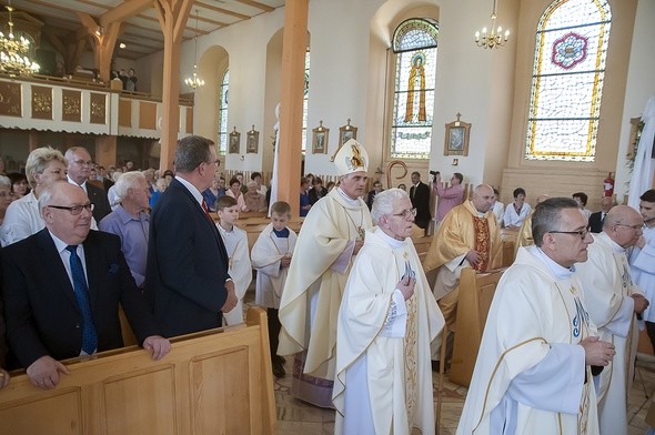 Od 100 lat okryci Jej płaszczem