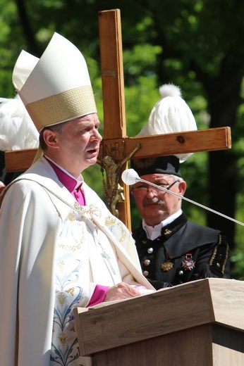 Godzina młodzieżowa i nabożeństwo majowe